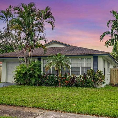 Sea-Renity Villa: Game Room, Cornhole, Beach, 3 Miles From Fll Airport Fort Lauderdale Exterior photo